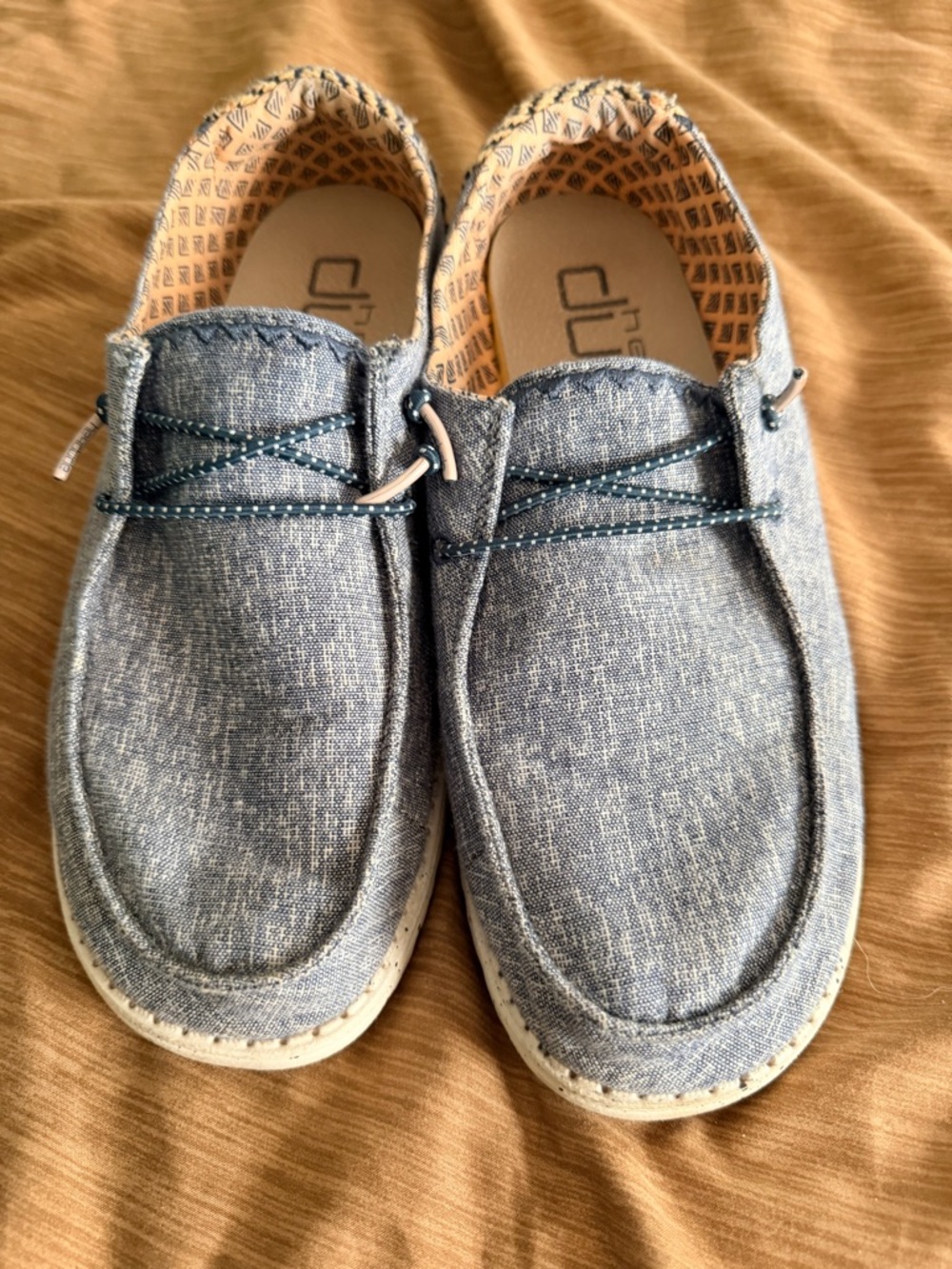 Hey Dude Wendy Chambray blue size 8